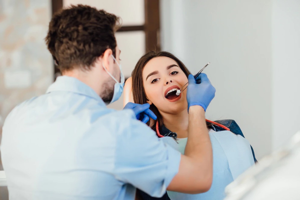How Do You Manage Dental Emergencies Like a Chipped Tooth?